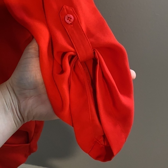 3 for $30 Red V-neck Blouse size medium 3/4 sleeve - Picture 3 of 10